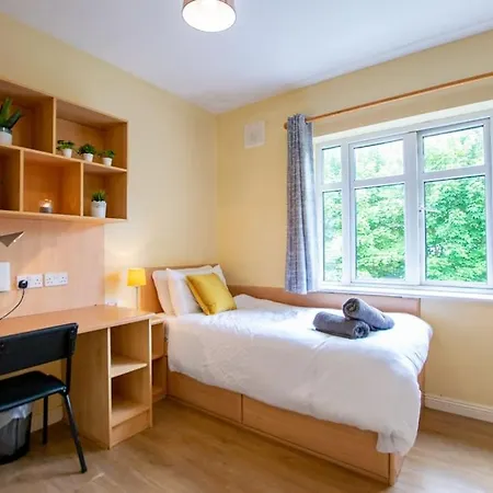 Holiday home 122 - Large Duplex With Parking By Shortstays *