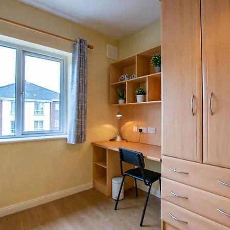 122 - Large Duplex With Parking By Shortstays Holiday home Galway